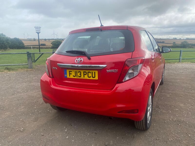 TOYOTA YARIS