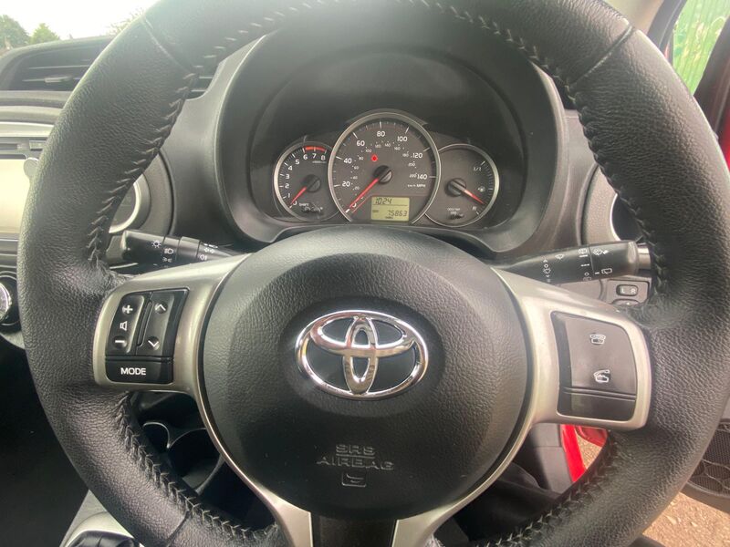 TOYOTA YARIS