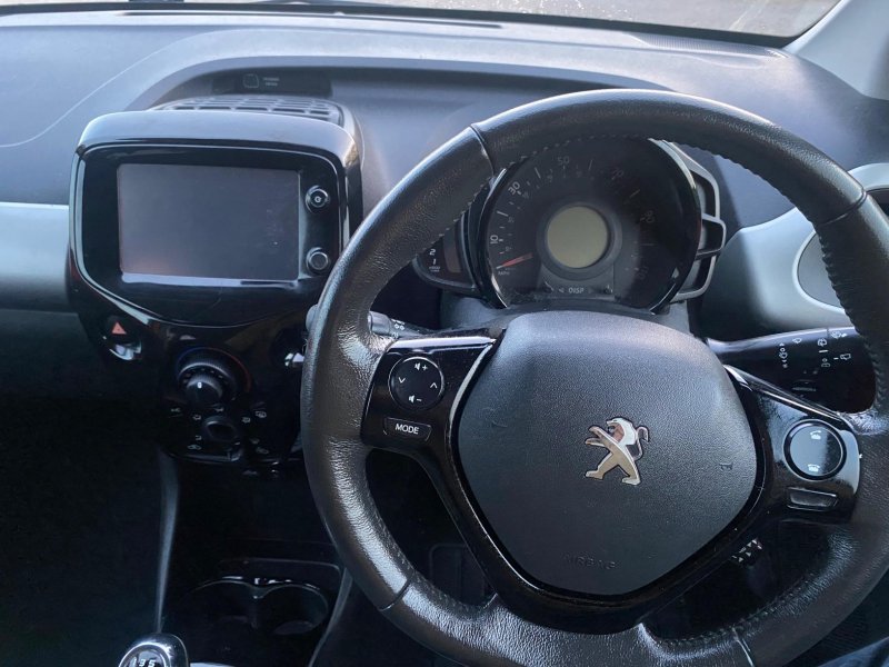 PEUGEOT 108