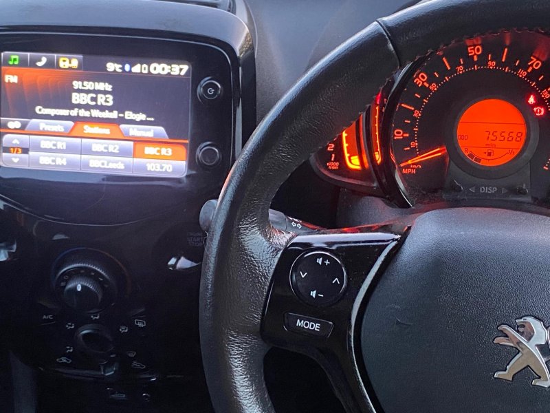 PEUGEOT 108