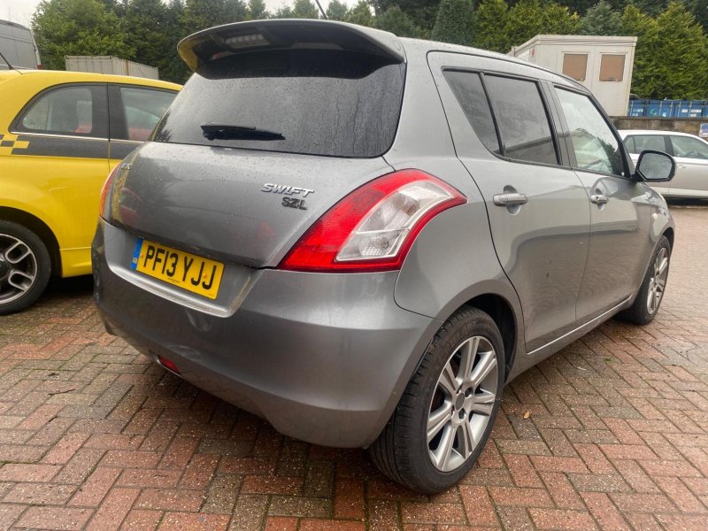 SUZUKI SWIFT