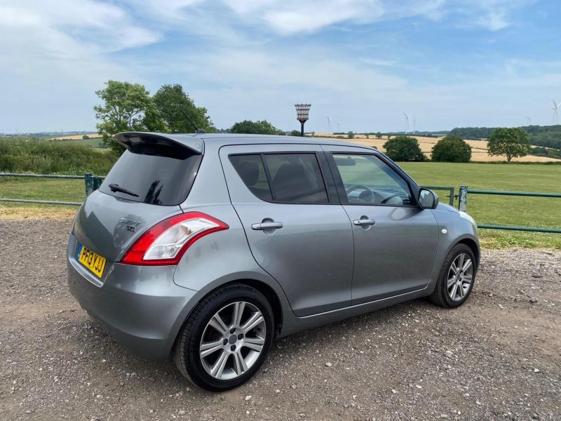 SUZUKI SWIFT
