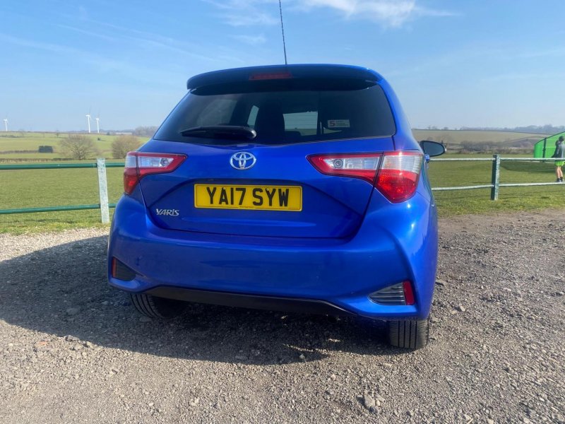 TOYOTA YARIS