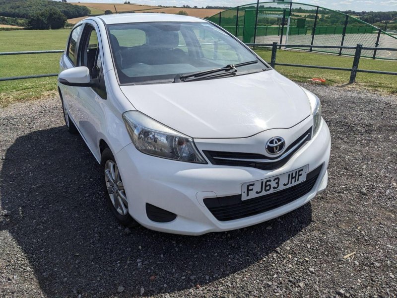 TOYOTA YARIS