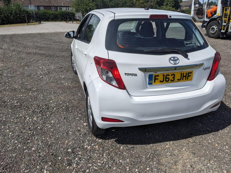 TOYOTA YARIS
