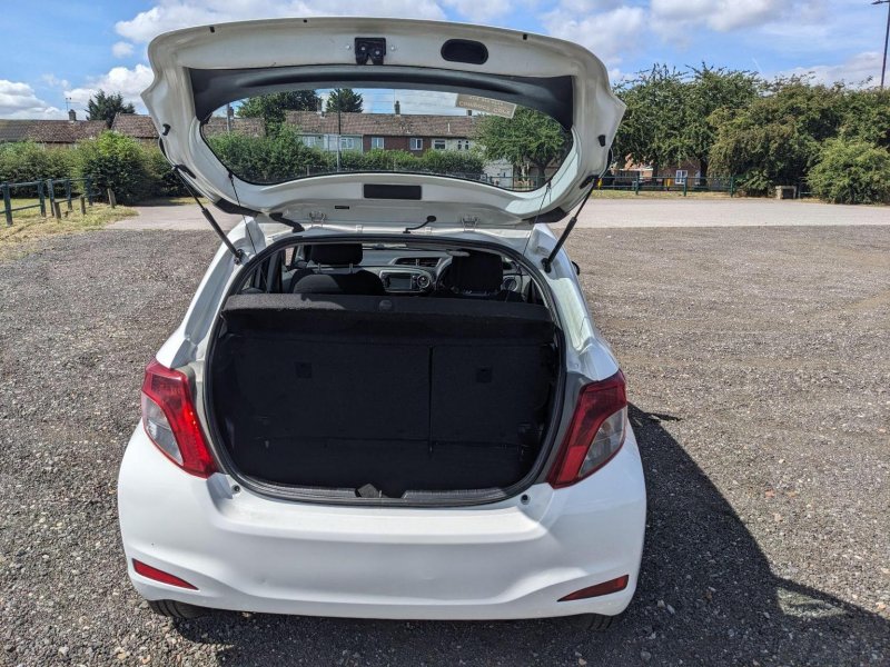 TOYOTA YARIS