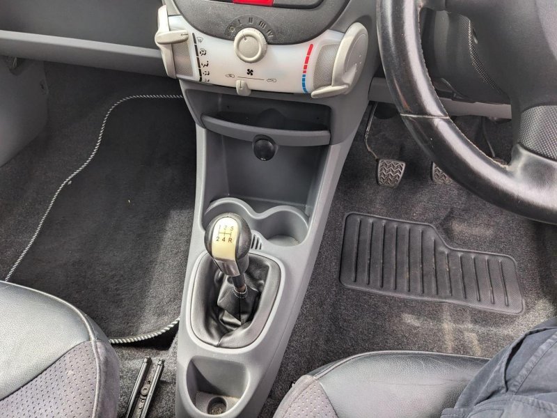 TOYOTA AYGO